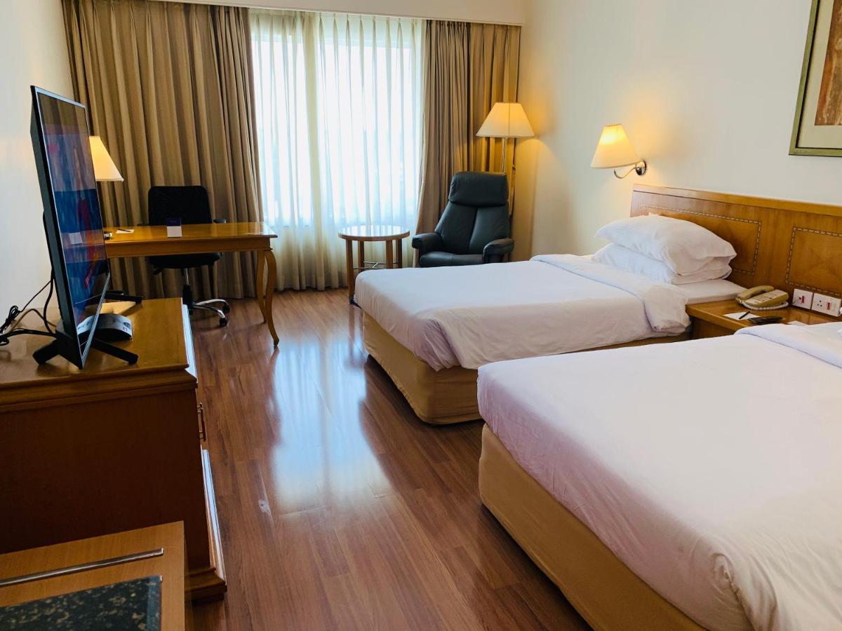 Vivanta Vadodara Extérieur photo